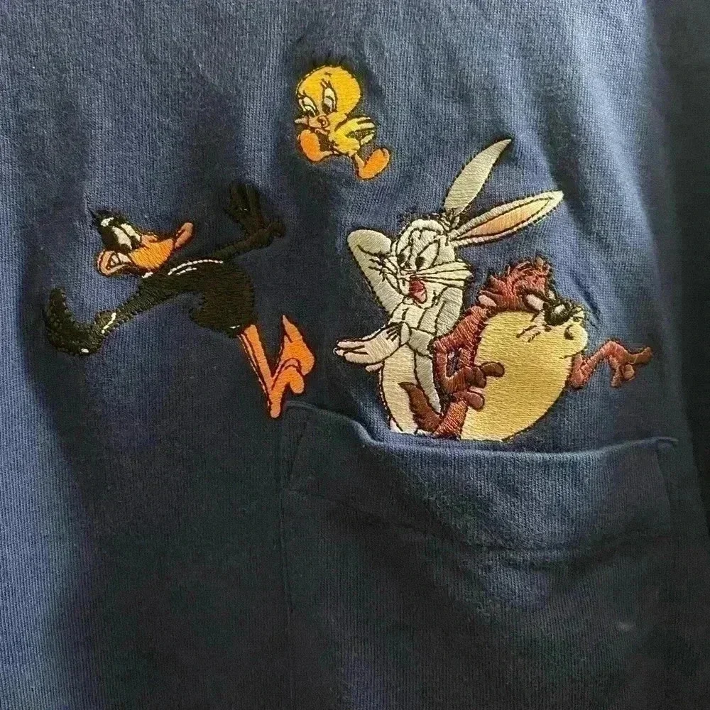 Warner Brothers Lonney Tunes T-Shirt‎ blue Large with front pocket